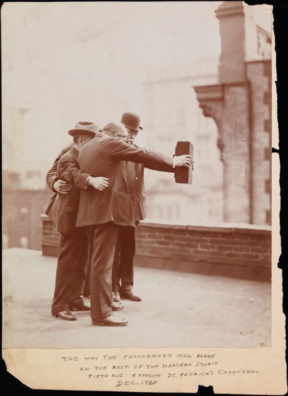 1920s selfie